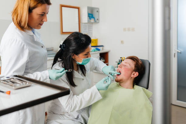 Best Emergency Tooth Extraction  in Ferrysburg, MI